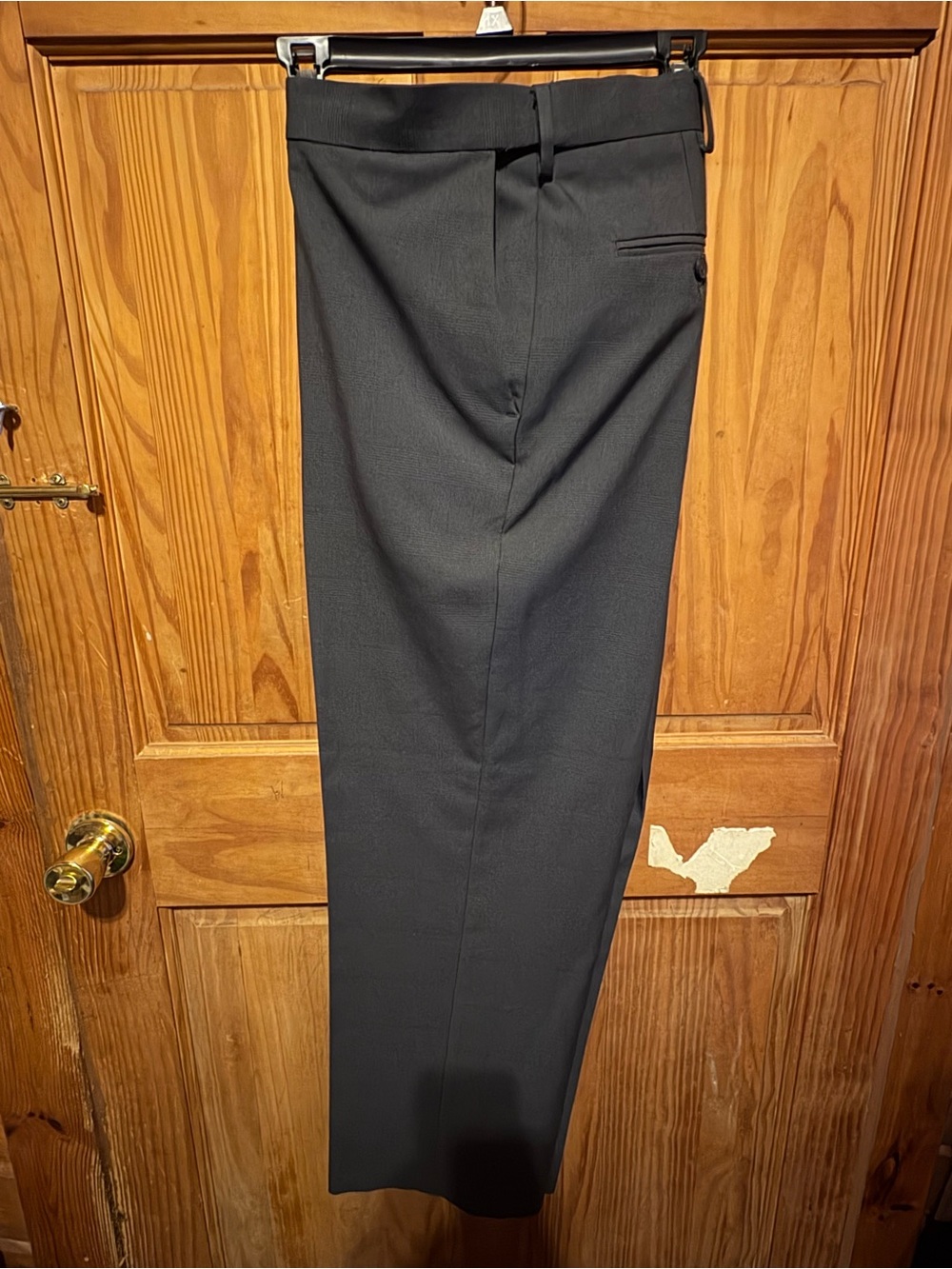 NFS-SOLD-VEGAS_POSH 
Men's Black Dress Pants - Classic Tailored Fit. 44X30
